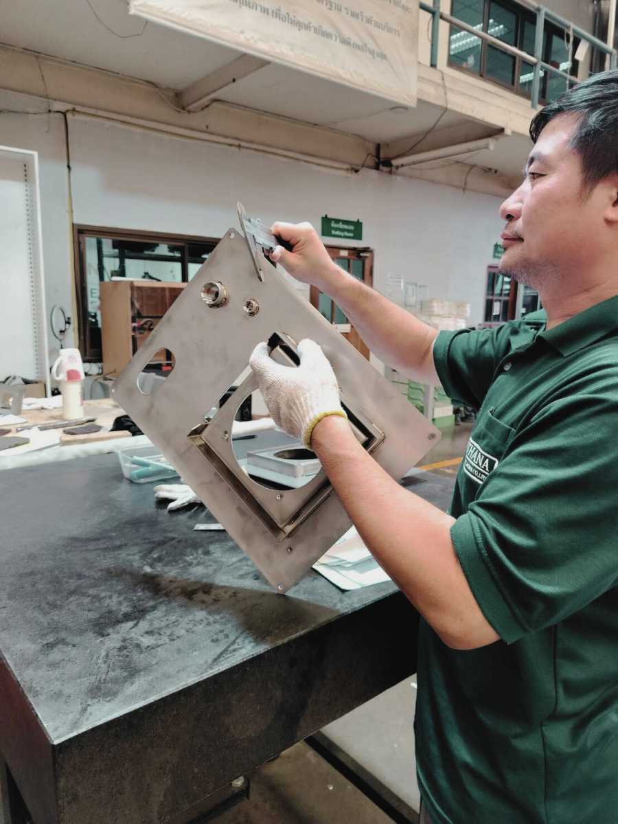 ตรวจสอบชิ้นงาน Assembly 1